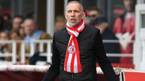 Eric Roy on the touchline during his time as Brest manager
