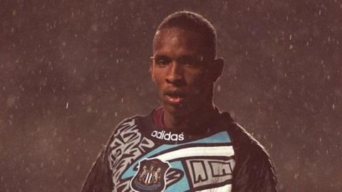 Shaka Hislop playing for Newcastle