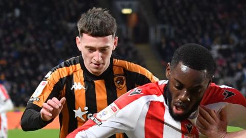 Louie Barry in action for Hull City