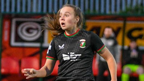 Kascie Weir in action