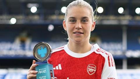 Alessio Russo with the player of the match award after Arsenal's 3-1 win over Everton