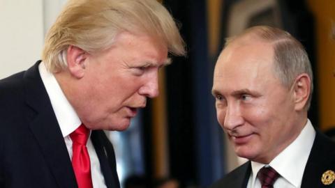 Image shows Trump and Putin