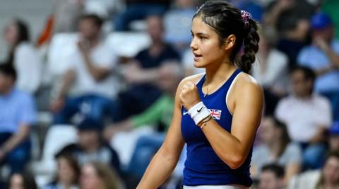 Emma Raducanu celebrates during the victory against France