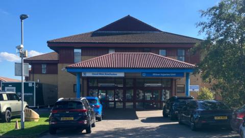 Uned Mân Anafiadau [UMA] Ysbyty Tywysog Philip yn Llanelli