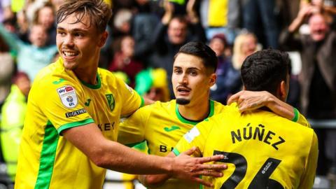 Norwich celebrate a Borja Sainz goal