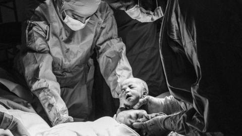 The series captures team briefings led by consultants to anaesthesia being administered and the moment a baby takes its first breath