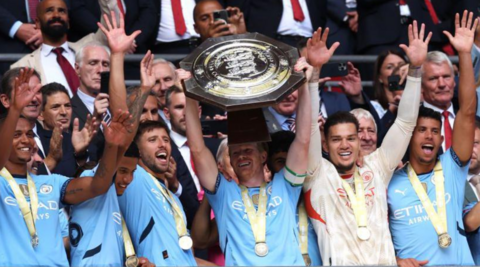 Man City lift trophy