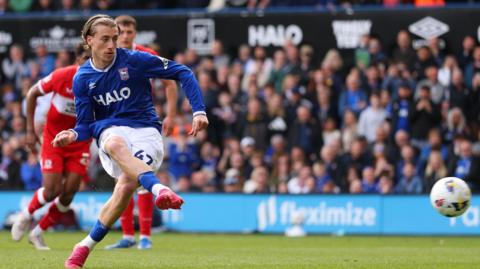 Jack Clarke scores from the penalty spot against Middlesbrough.