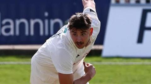 Josh Tongue bowls for Nottinghamshire at Worcester 