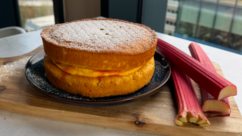 Coinneach's rhubarb and custard Victoria sponge cake