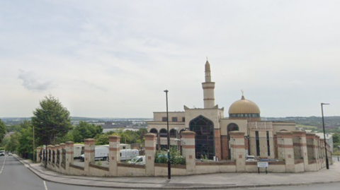 A street view image of a mosque.