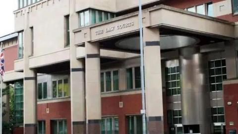An outdoor shot of Sheffield Crown Court.