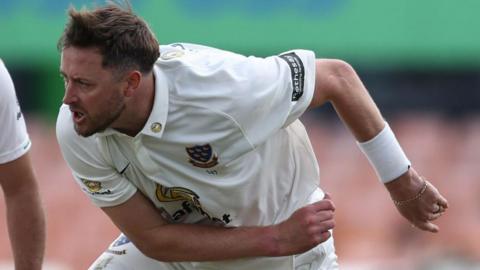 Ollie Robinson bowling for Sussex