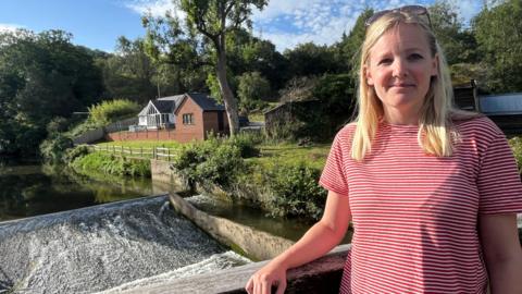 Dr Jess Neumann near to the River Mole