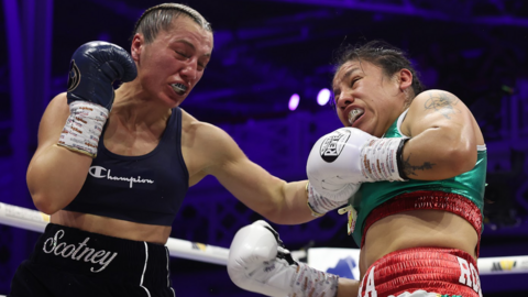 Ellie Scotney and Mayelli Flores exchange punches