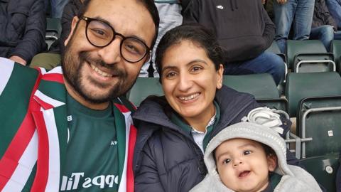 Priya and Abhishek Pancholi posing for a selfie with their late-son Aarav.