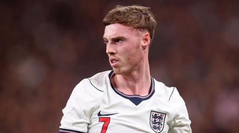 Bulging around the shoulder visible on Cole Palmer's England shirt