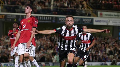 Man Utd losing to Grimsby