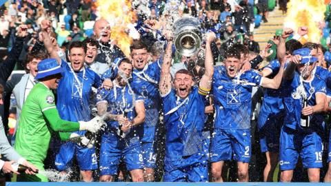 Dungannon Swifts celebrate Irish Cup success