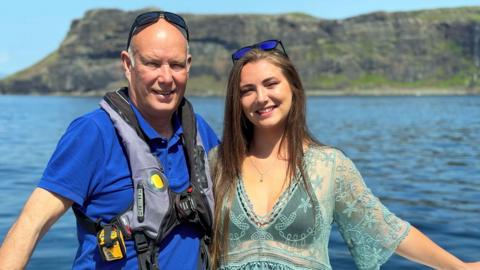 Kate Nicleòid agus a h-athair Murray