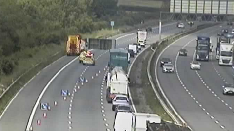 Lane closures on M4 westbound