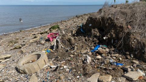 Waste on the beach 