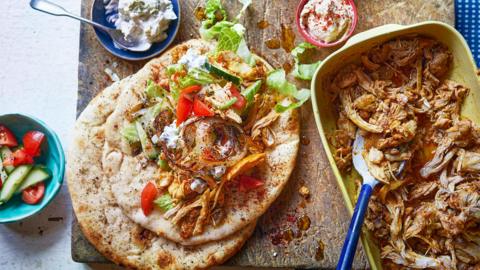 Slow cooker chicken shawarma
