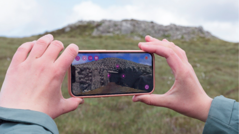 An App ga chleachdadh aig Dùn Bharpa
