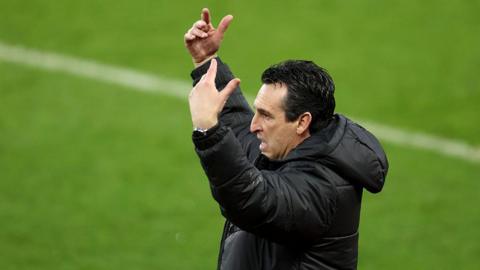 Unai Emery managing Aston Villa