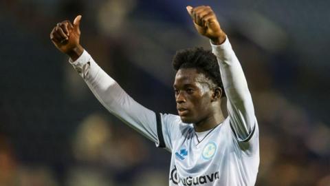 Romain Esse playing for Milwall