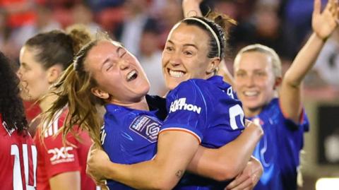 Lucy Bronze