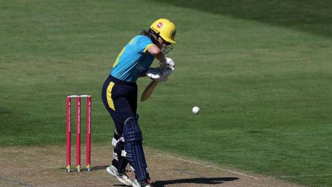 Georgia Redmayne of Warwickshire Bears bats