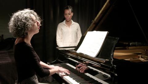 Lola and Zeynap analyse Ludwig van Beethoven's Piano Sonata No.8, Pathétique