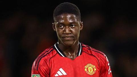 Manchester United midfielder Kobbie Mainoo