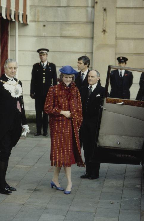 Princess Diana wearing a red coat by Bellville Sassoon at the Guildhall, 1981.