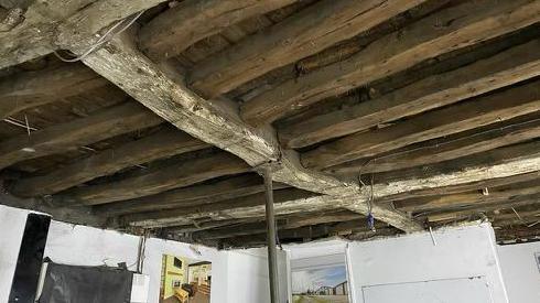 exposed wooden beams at poyntons in Boston