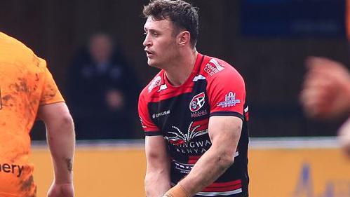 Bruce Houston in action for Cornish Pirates
