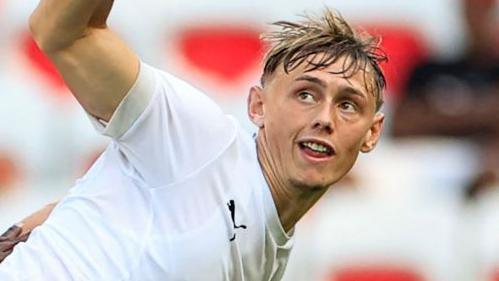 Ben Waine playing for New Zealand