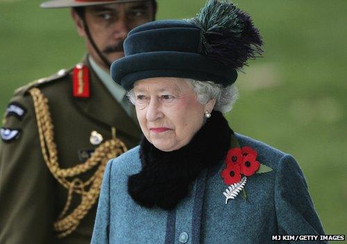 The Queen wearing her poppy