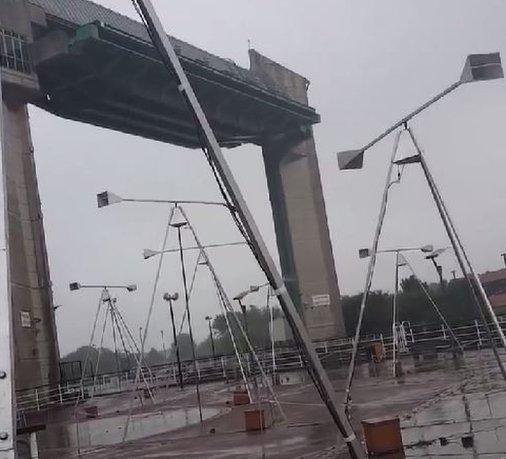 Giant kinetic sculptures by the Humber tidal barrier for Ray Lee's 'chorus' sound installation