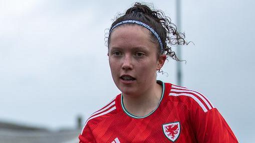 Bethan McGowan representing Wales Under-19s