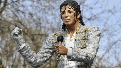 Michael Jackson statue