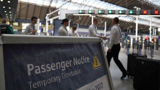 A Temporary timetable sign at Glasgow Queen Street station