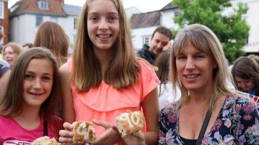 Abingdon bun throwing