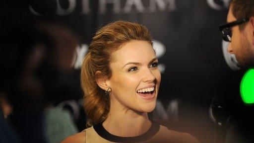 Erin Richards yn y 'premiere' i gyfres Gotham