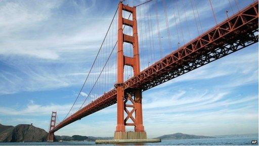 Mi wnaeth Elin fwynhau yn San Francisco - y 'Golden Gate' yn atgoffa Elin o Bont y Borth efallai?