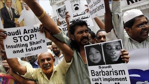 Muslims in Sri Lanka protesting against alleged torture by Saudi employers