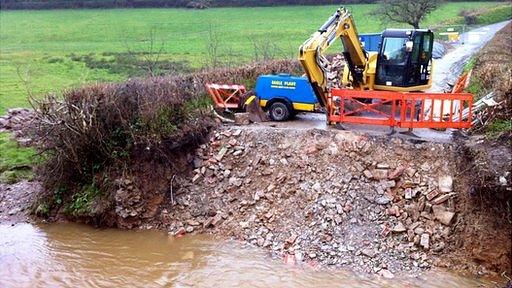 Jubilee Bridge collapses at Modbury, March 2013