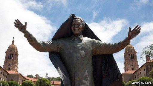 Nelson Mandela statue