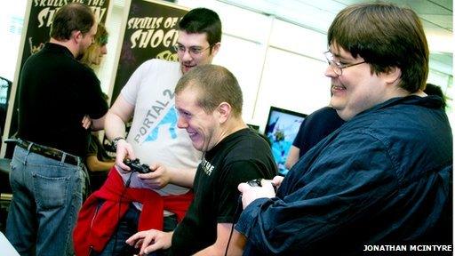 teenagers gaming